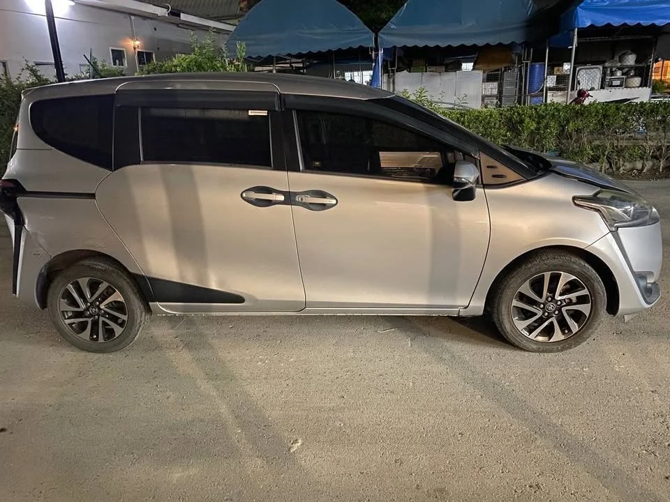 2017 Toyota Sienta II 3