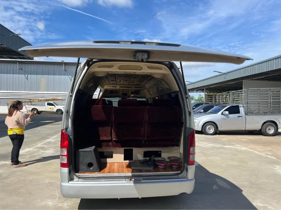 2009 Toyota Commuter V (H200) 2