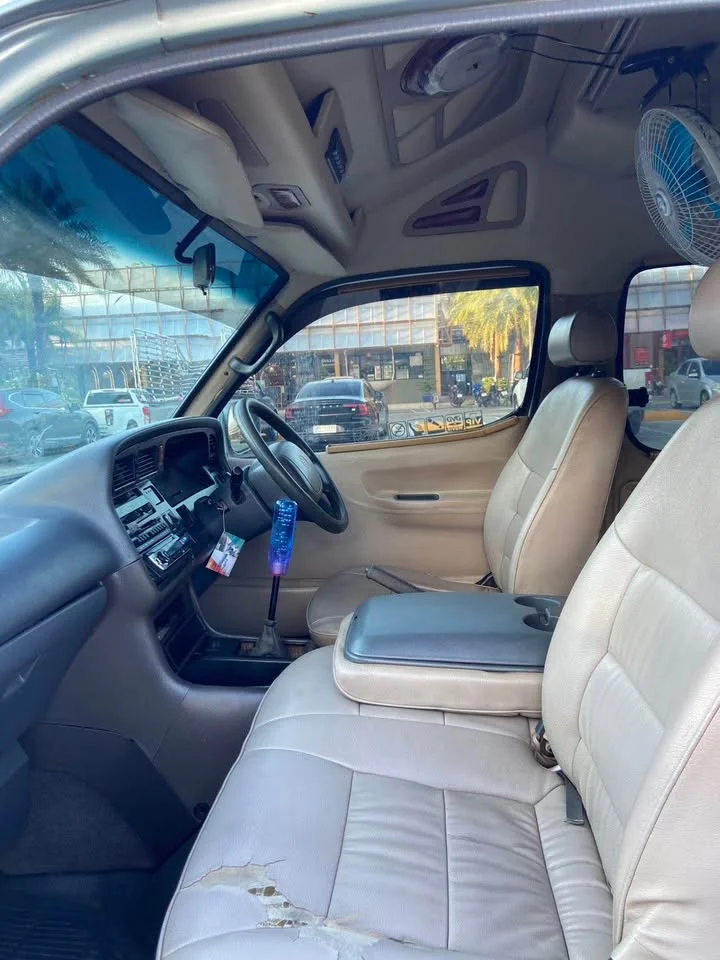 2005 Toyota Commuter IV (H100) 3