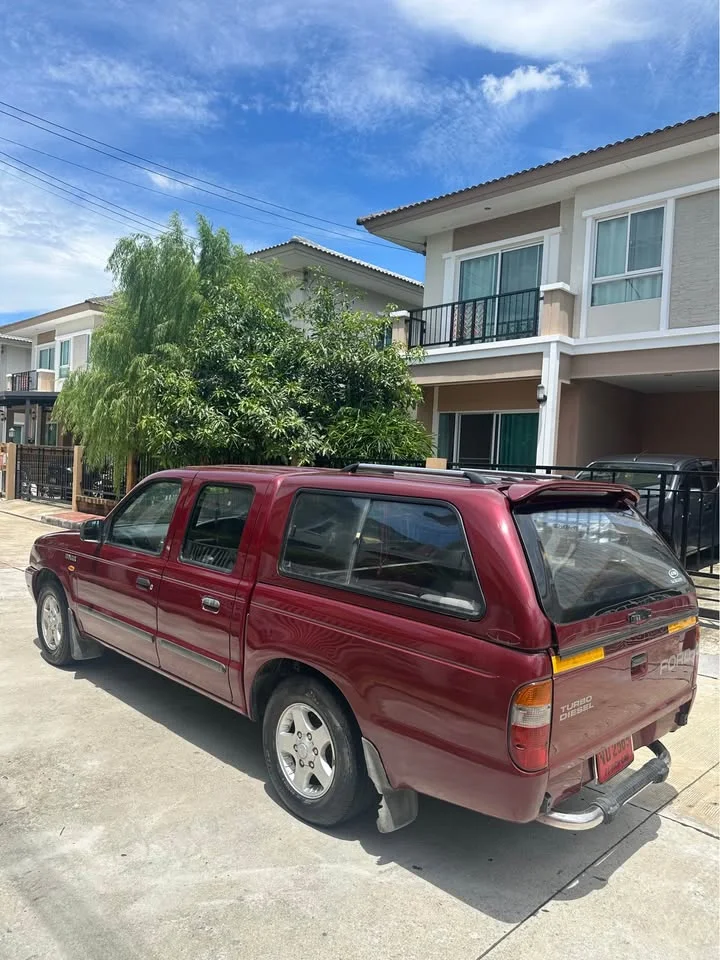 2000 Mazda 2500 Fighter V 2