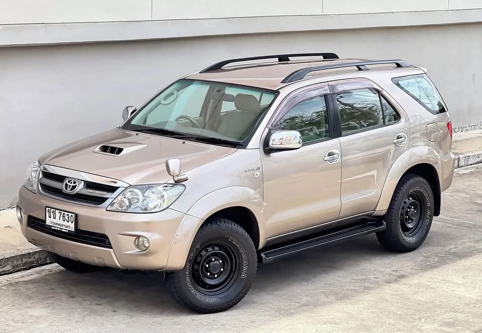 2007 Toyota Fortuner I 3