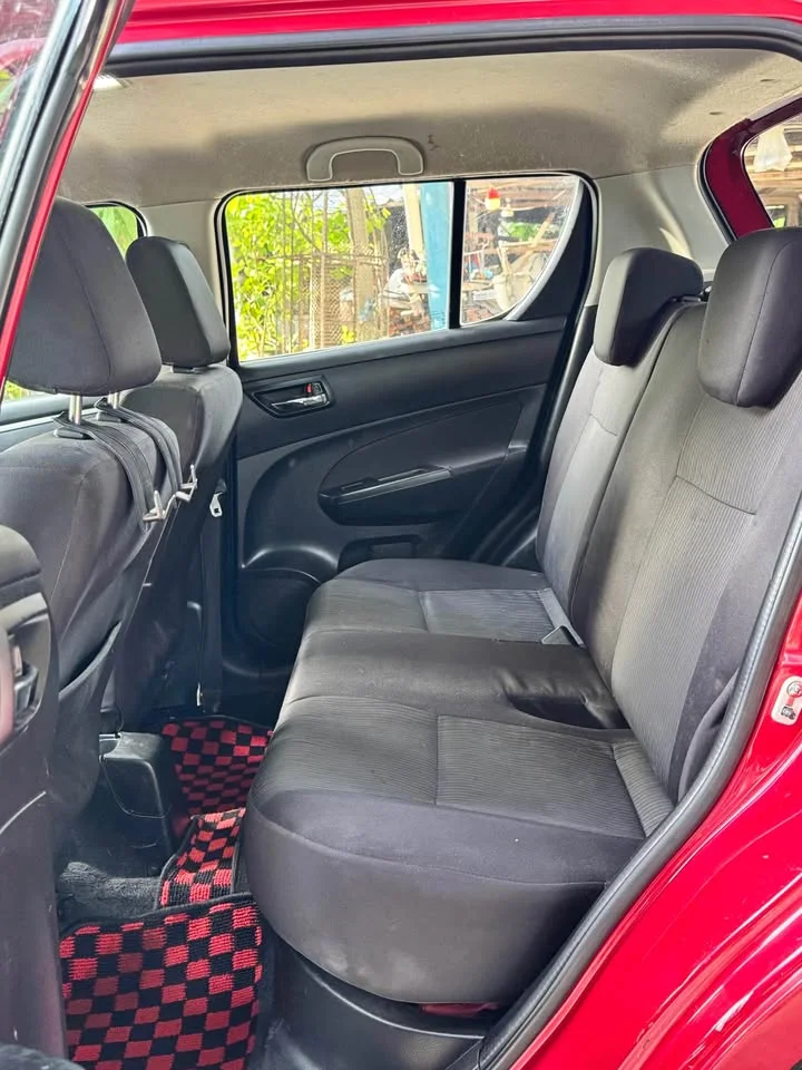 2012 Suzuki Swift II 3
