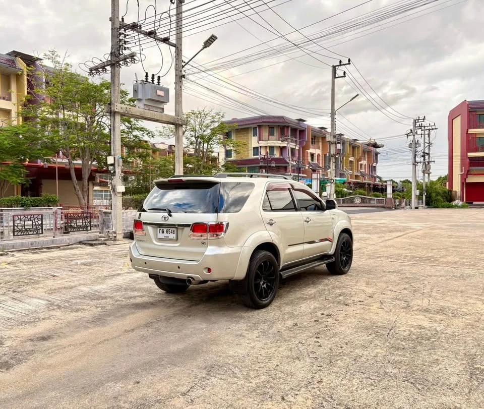2005 Toyota Fortuner I 3