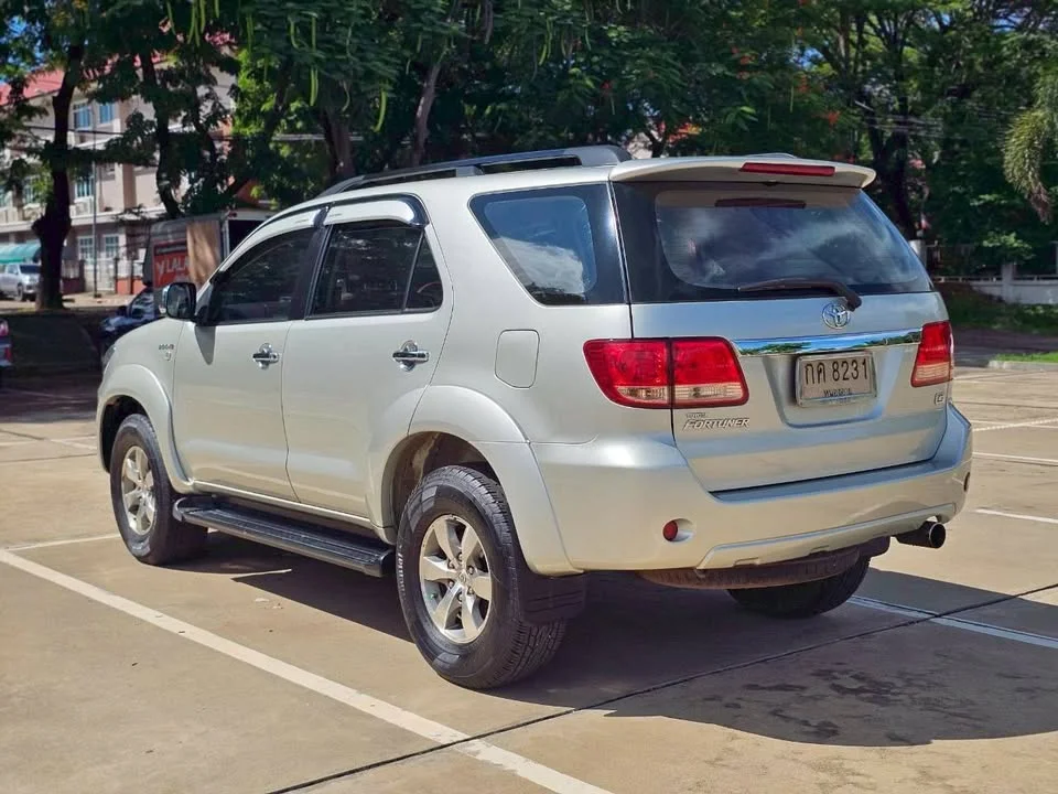 2006 Toyota Fortuner I 3