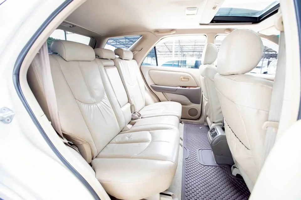 2000 Toyota Harrier I 3