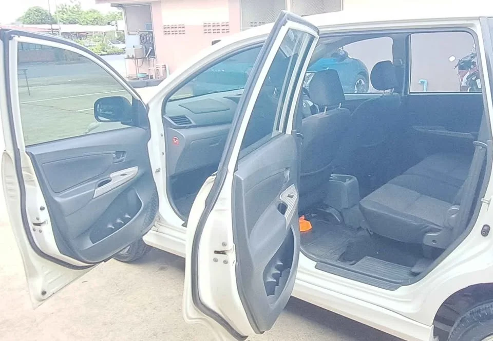2012 Toyota Avanza II 2