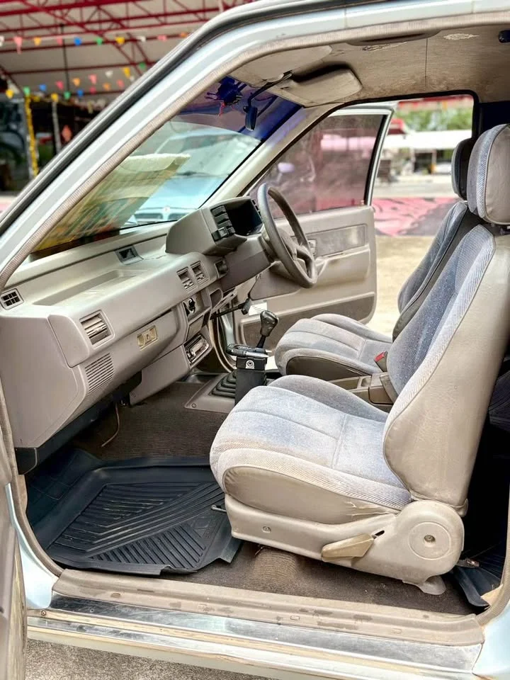 1996 Isuzu TFR III 2