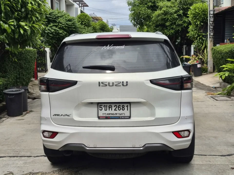 2024 Isuzu MU-X II 3