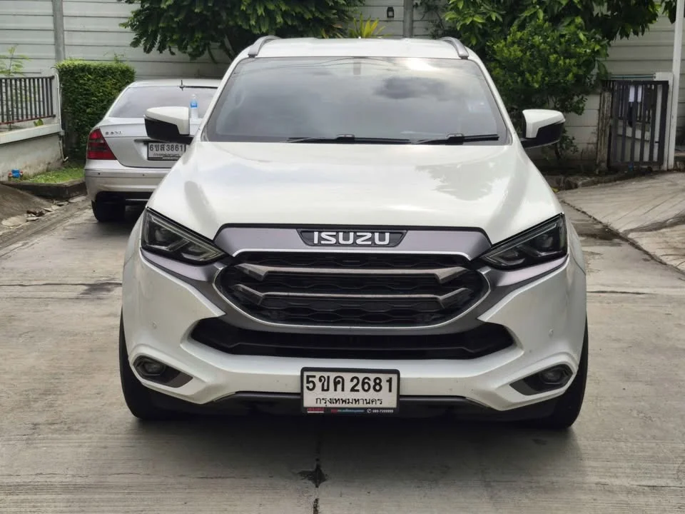 2024 Isuzu MU-X II 2