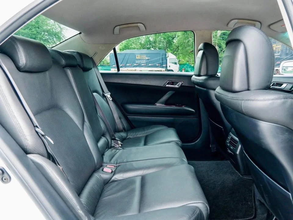 2005 Toyota Mark X I 2