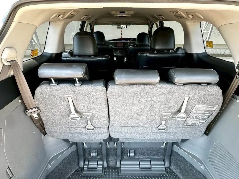 2013 Toyota Estima III 2
