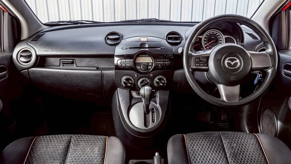 2013 Mazda 2 II 2