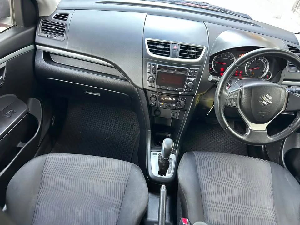 2013 Suzuki Swift II 3