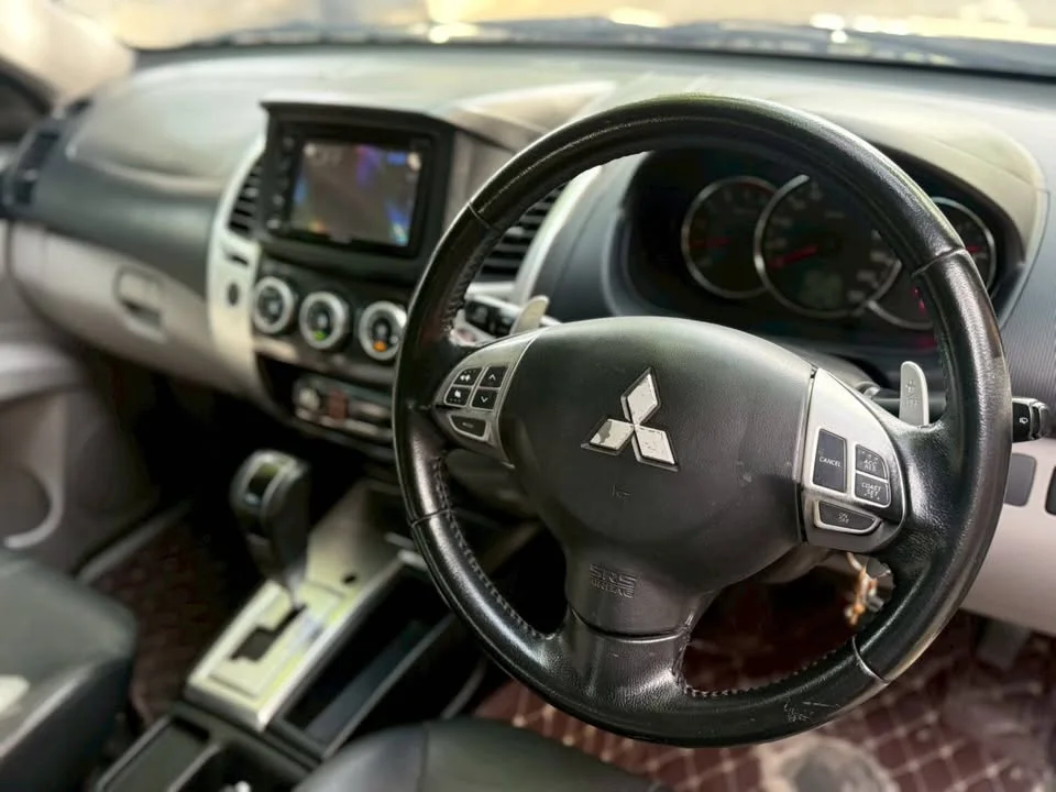 2012 Mitsubishi Pajero Sport II 3
