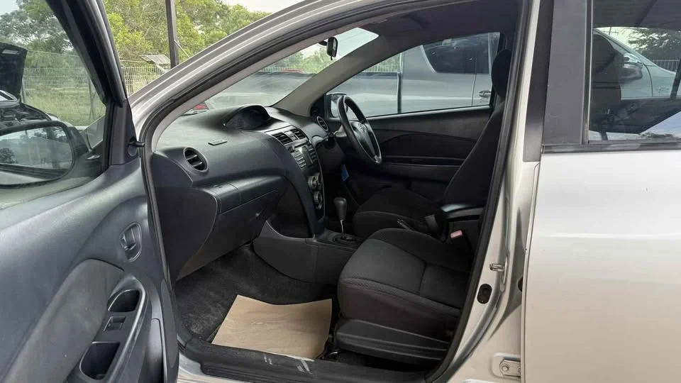 2010 Toyota Vios II 2