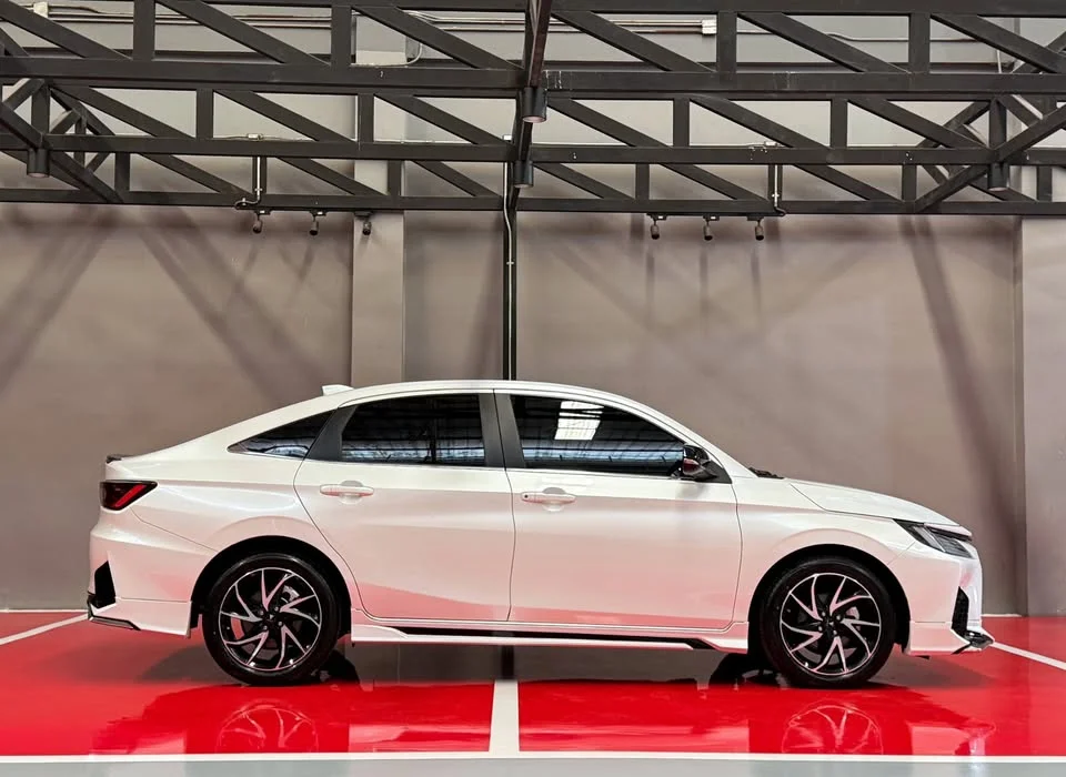 2024 Toyota Yaris ATIV IV 3