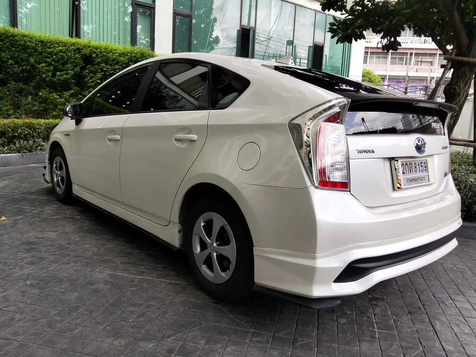 2012 Toyota Prius III 2