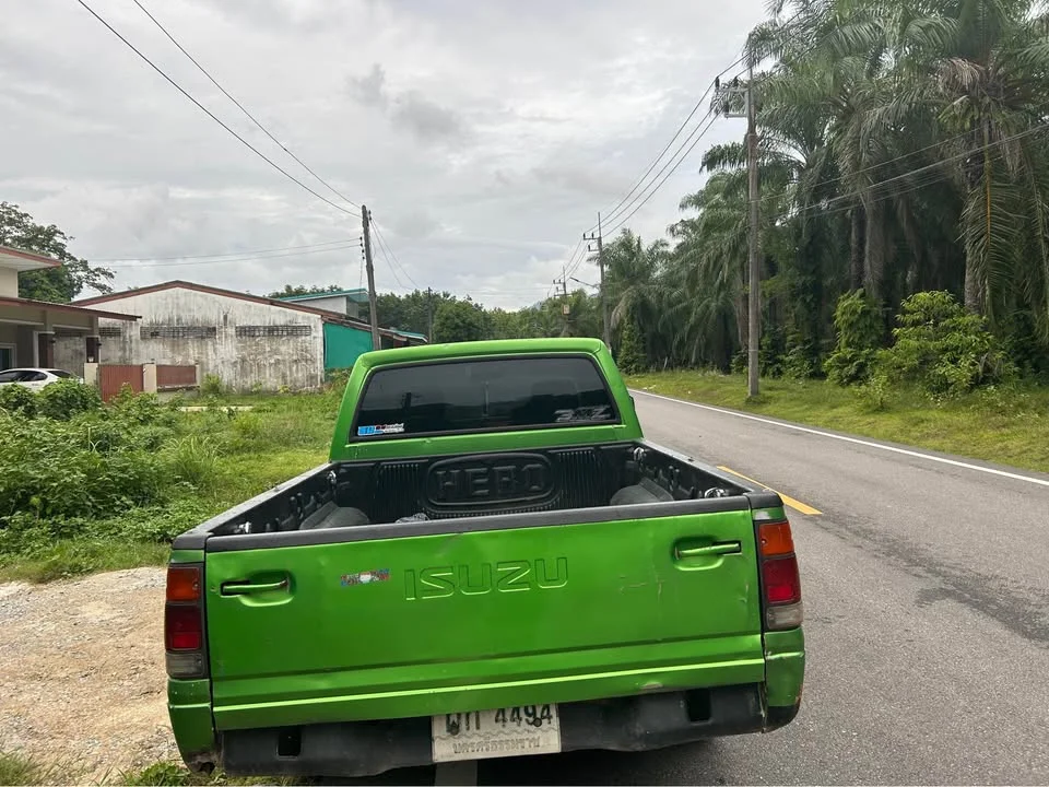1997 Isuzu TFR III 3