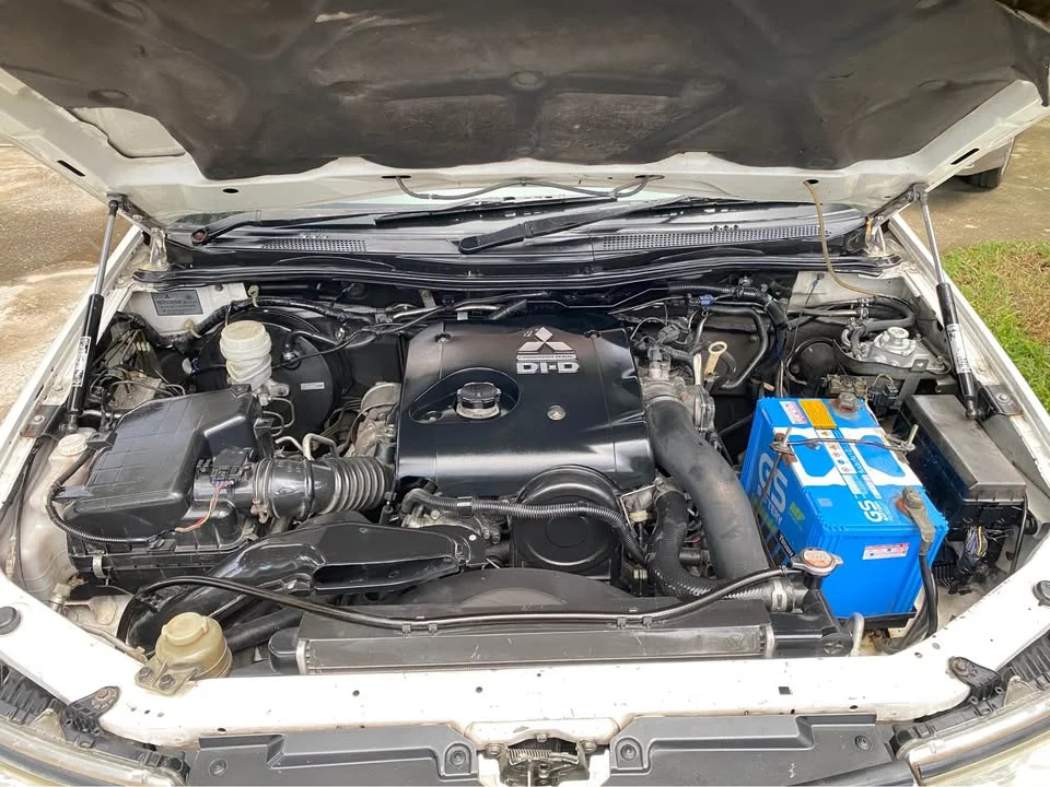 2013 Mitsubishi Pajero Sport II 2