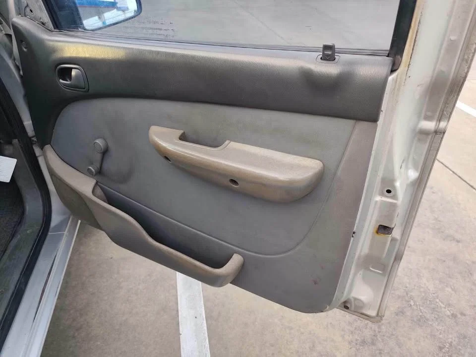 2004 Mazda 2500 Fighter V 3