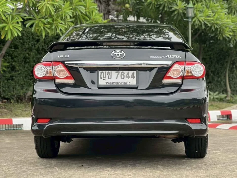 2011 Toyota Corolla Altis X (E140) 3