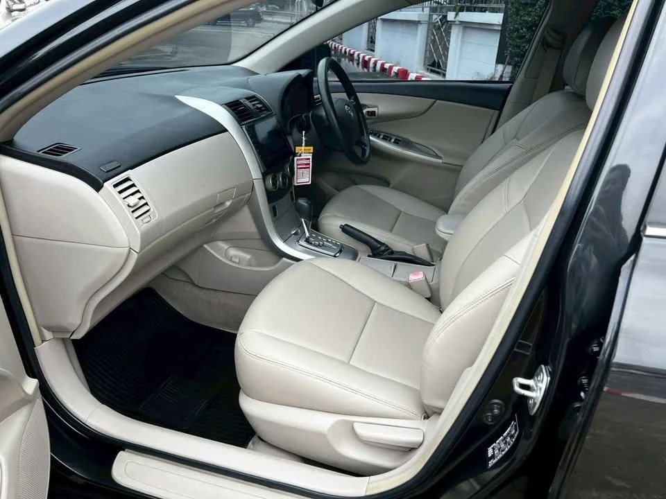 2011 Toyota Corolla Altis X (E140) 2