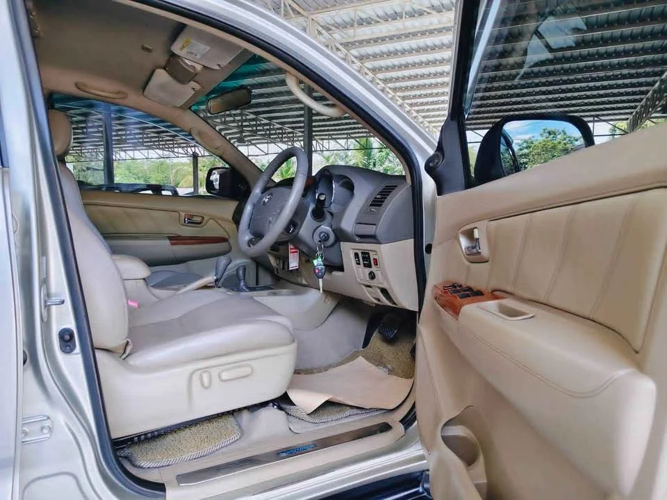 2008 Toyota Fortuner I 3