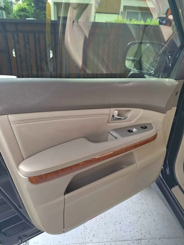 2004 Toyota Harrier II 2