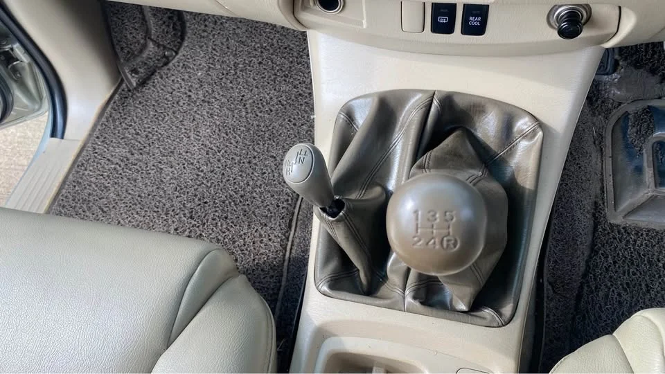 2005 Toyota Fortuner I 3