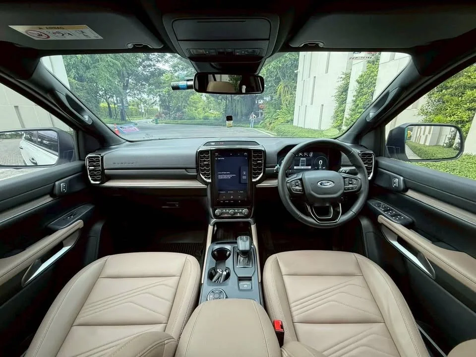 2023 Ford Everest III 3
