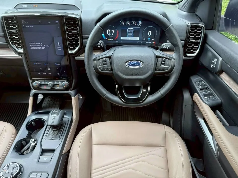 2023 Ford Everest III 2