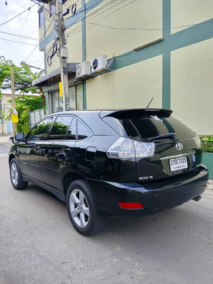 2005 Toyota Harrier II 2