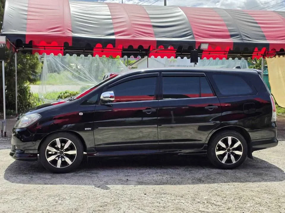 2009 Toyota Innova I 2