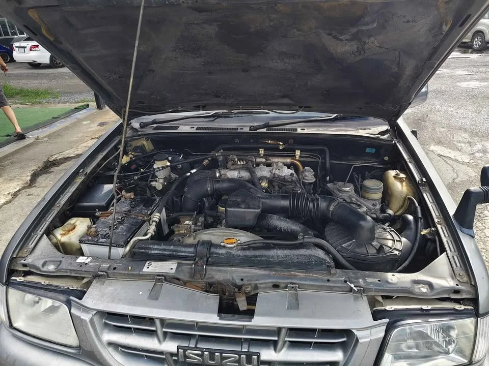 2002 Isuzu Faster Dragon Eyes III 2
