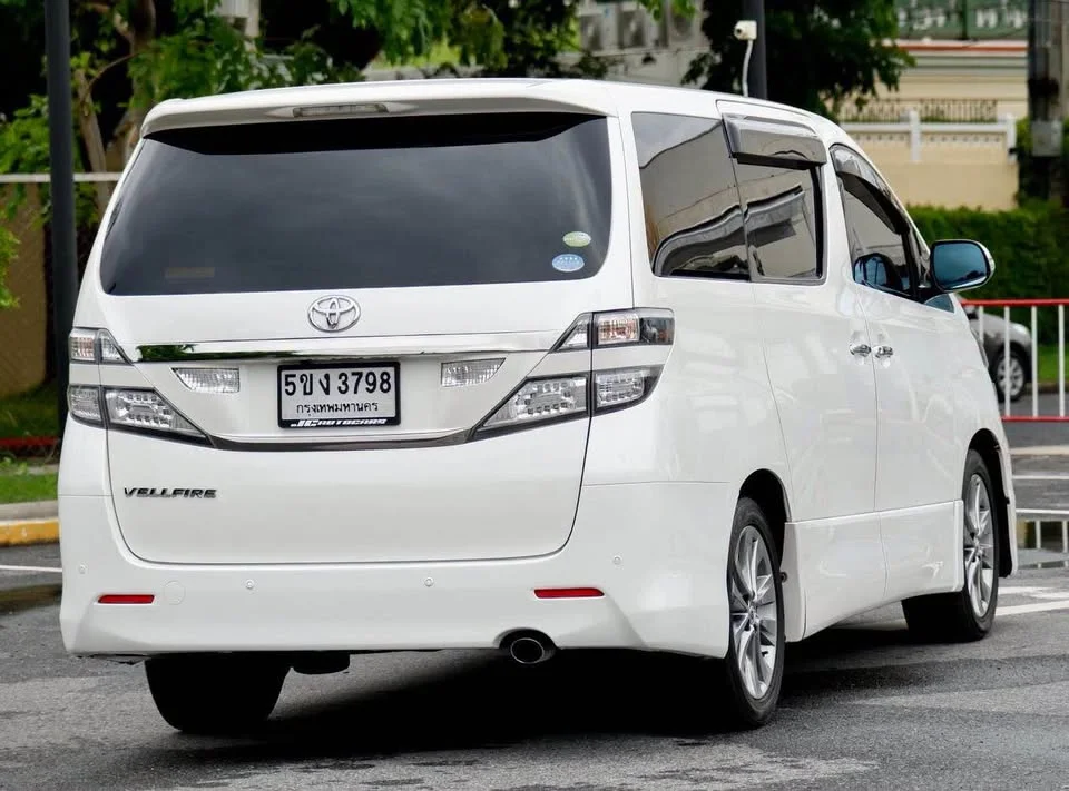 2011 Toyota Alphard, Vellfire II (AH20) 3