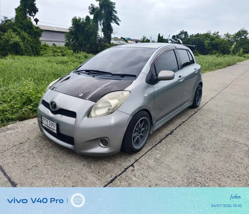 2006 Toyota Yaris II 2