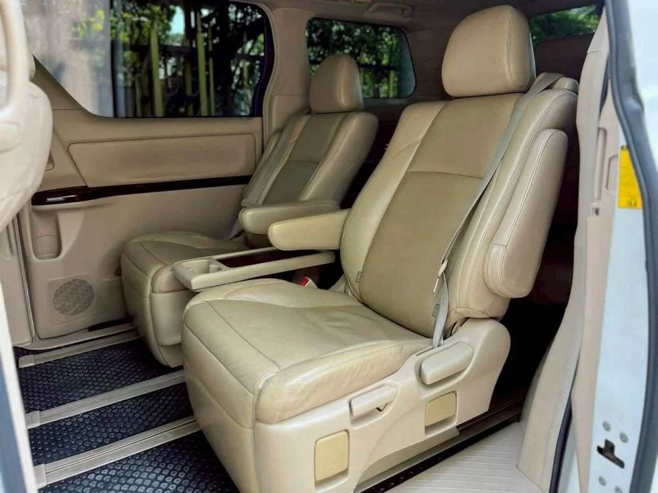 2013 Toyota Alphard, Vellfire II (AH20) 2
