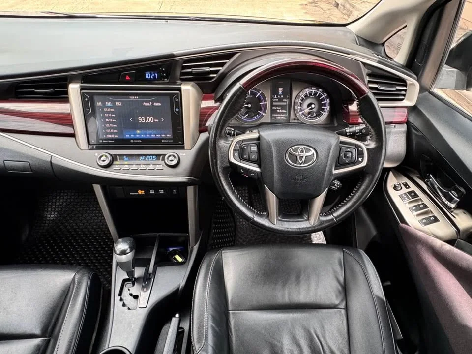 2018 Toyota Innova II 2