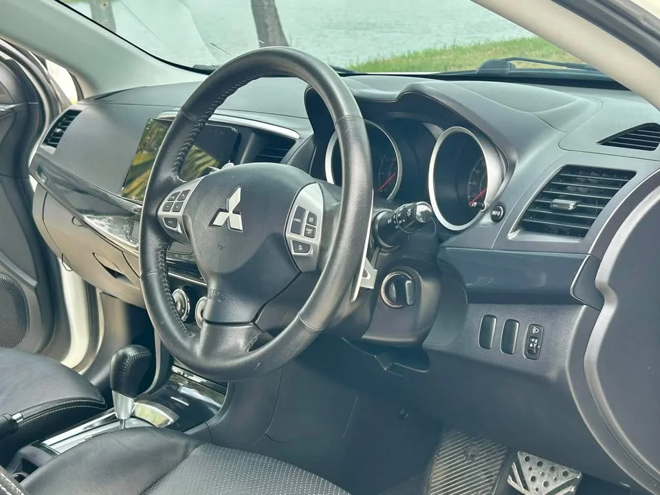 2013 Mitsubishi Lancer IX 3