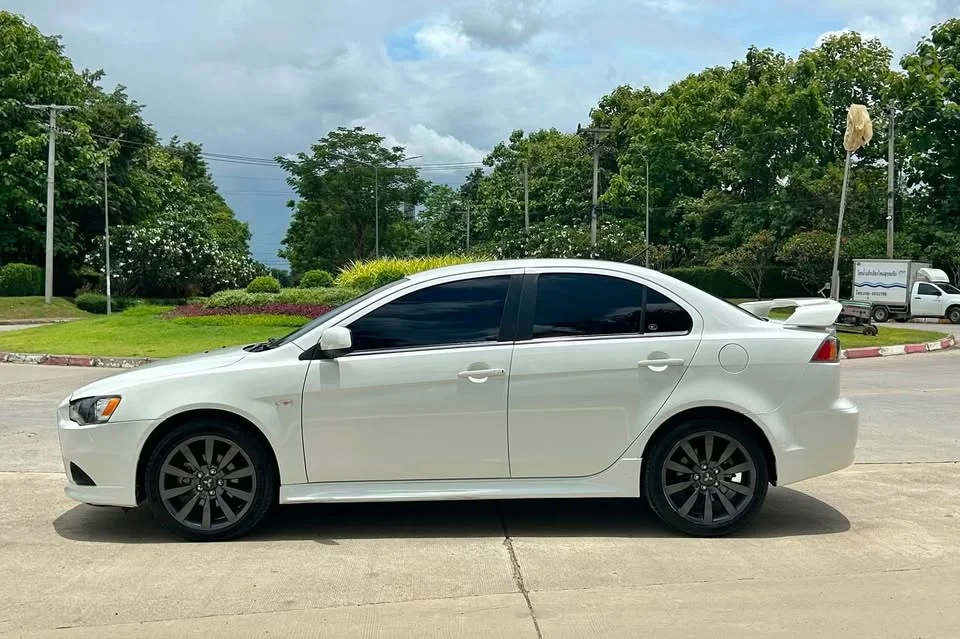 2013 Mitsubishi Lancer IX 2