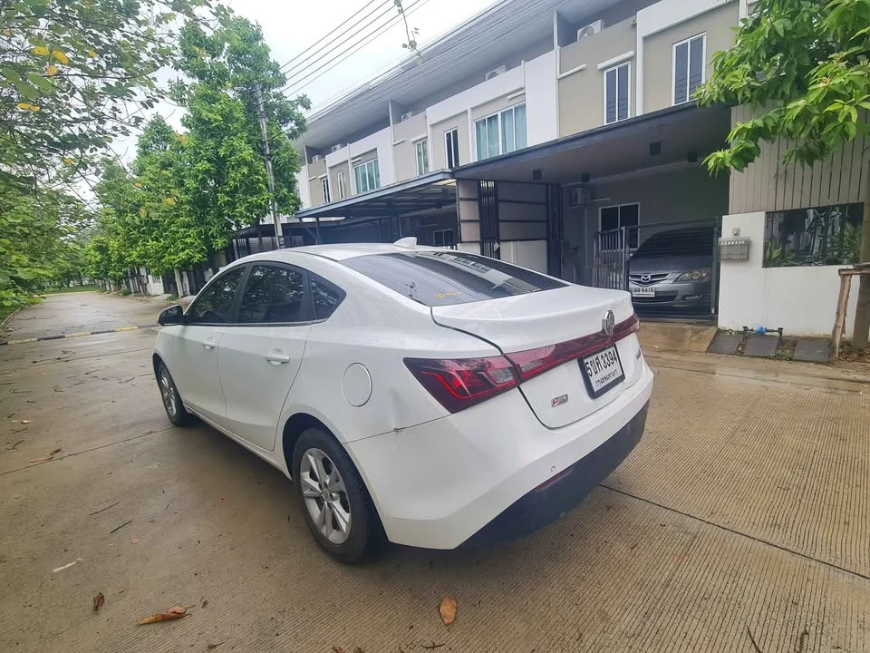 2017 MG 5 I  3