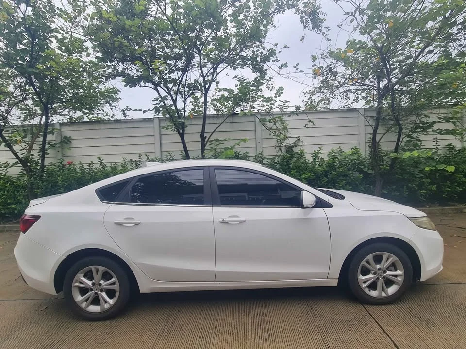 2017 MG 5 I  2