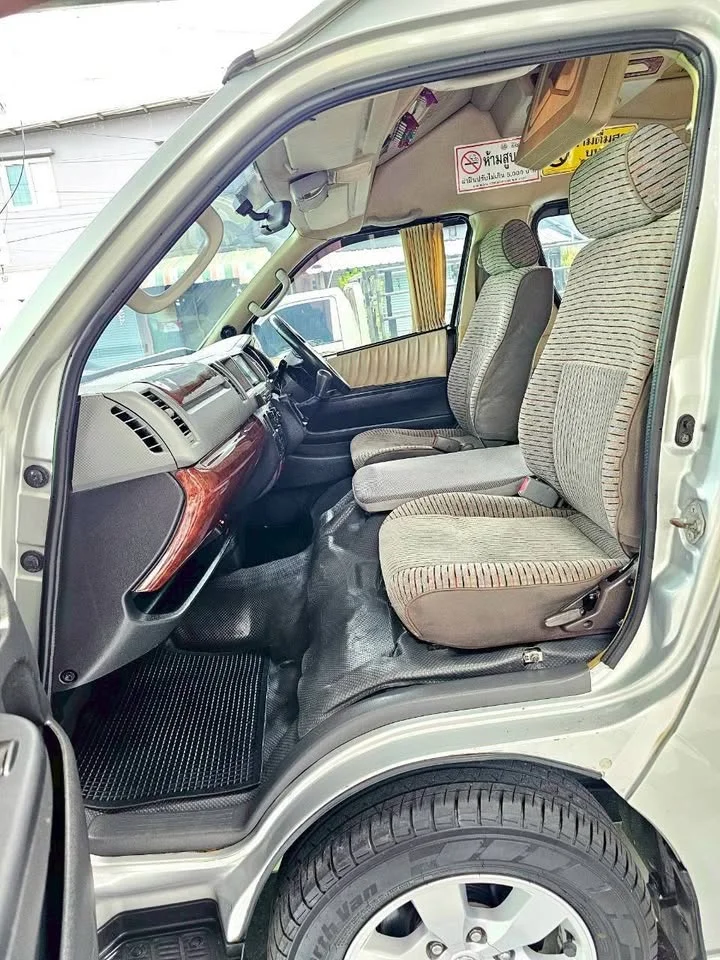 2009 Toyota Commuter V (H200) 2