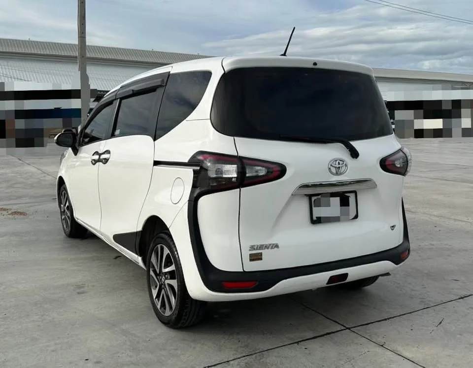 2016 Toyota Sienta II 3