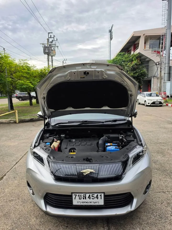 2015 Toyota Harrier III 2