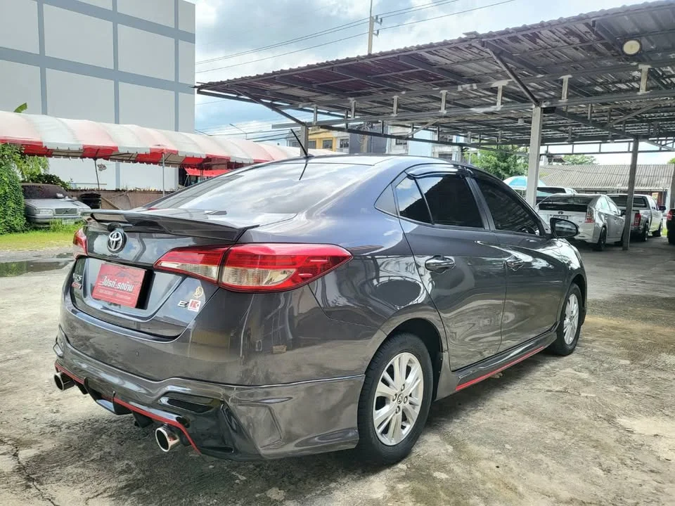 2019 Toyota Yaris ATIV III 2