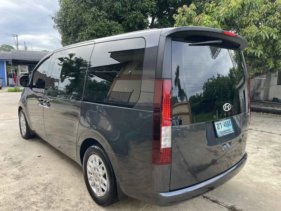 2021 Hyundai Staria US4 3