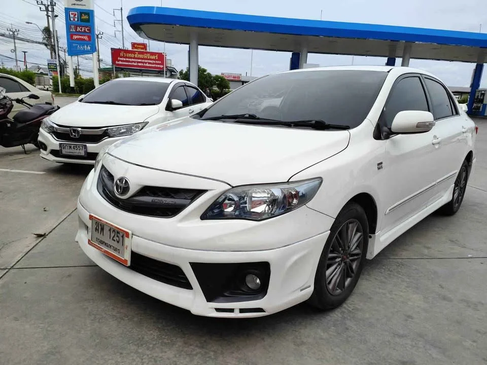 2012 Toyota Corolla Altis X (E140) 3