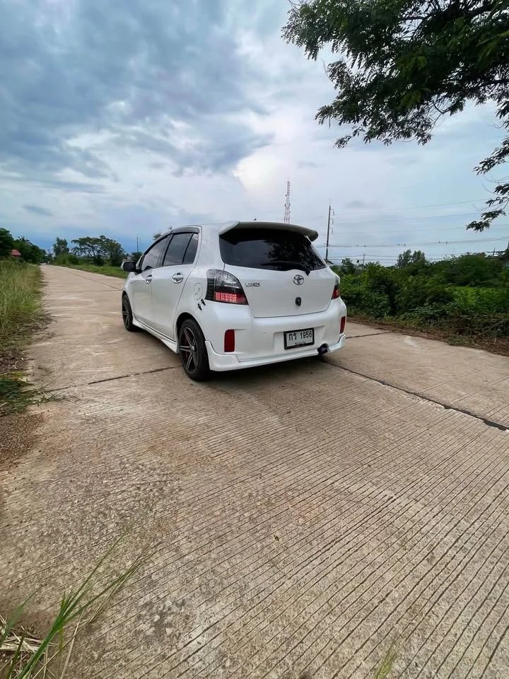 2012 Toyota Yaris II 3