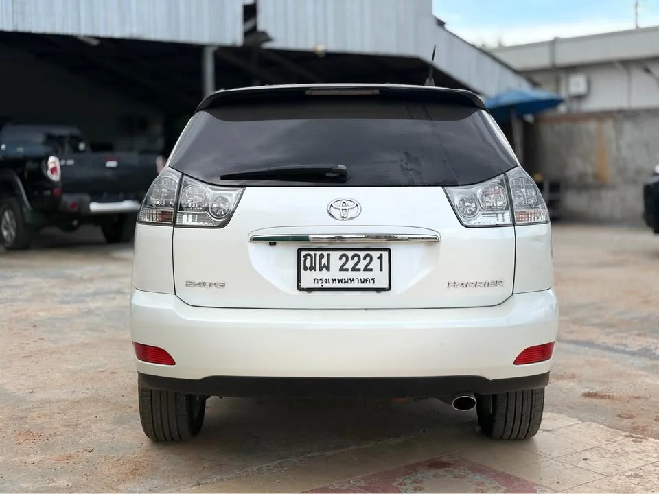 2010 Toyota Harrier II 2